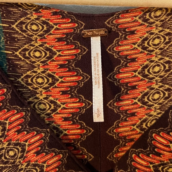 Free People Catch Me If You Can Top Blouse Purple Floral Tie Cuffs Cropped Small - Picture 5 of 15